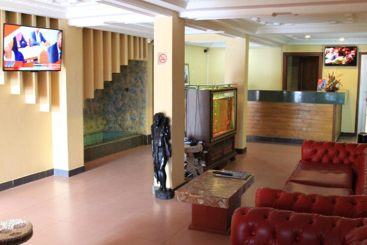 Feuguiff Hotel Yaoundé 外观 照片